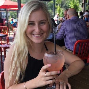 Meet your Posher, Meredith